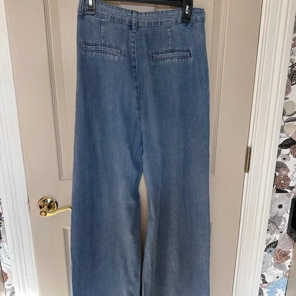 Women's Blue Wide-Leg Jeans - Picture 2 of 8